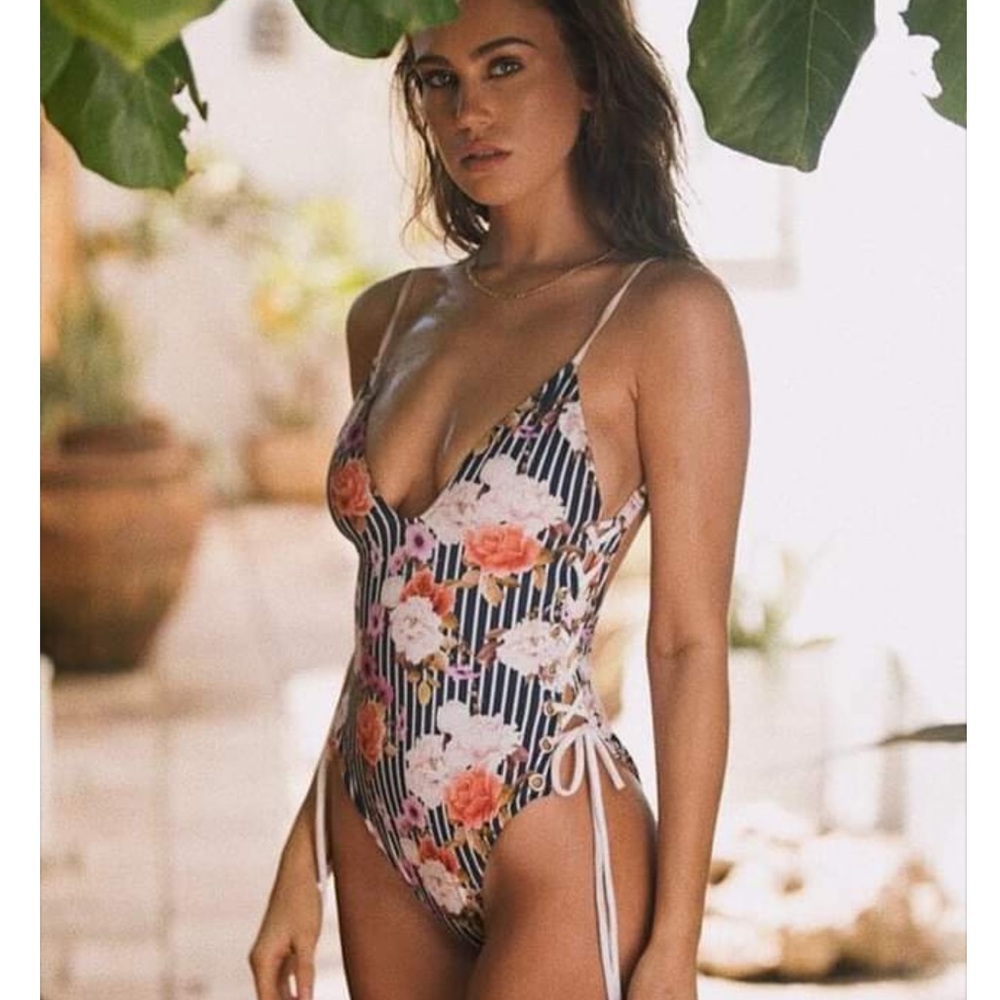 NWT! SIZE XS ONE PIECE SWIMSUIT